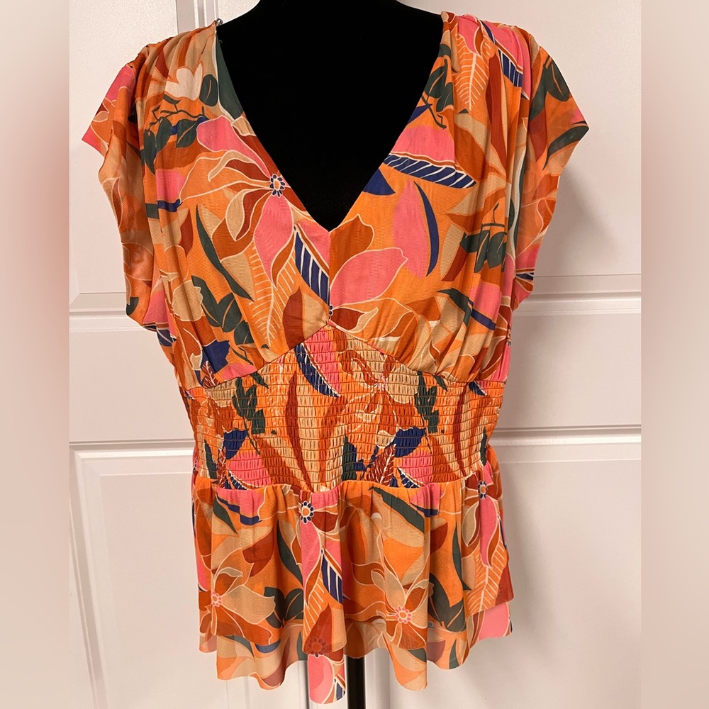 DR2 Floral V-Neck Smocked Peplum Top
